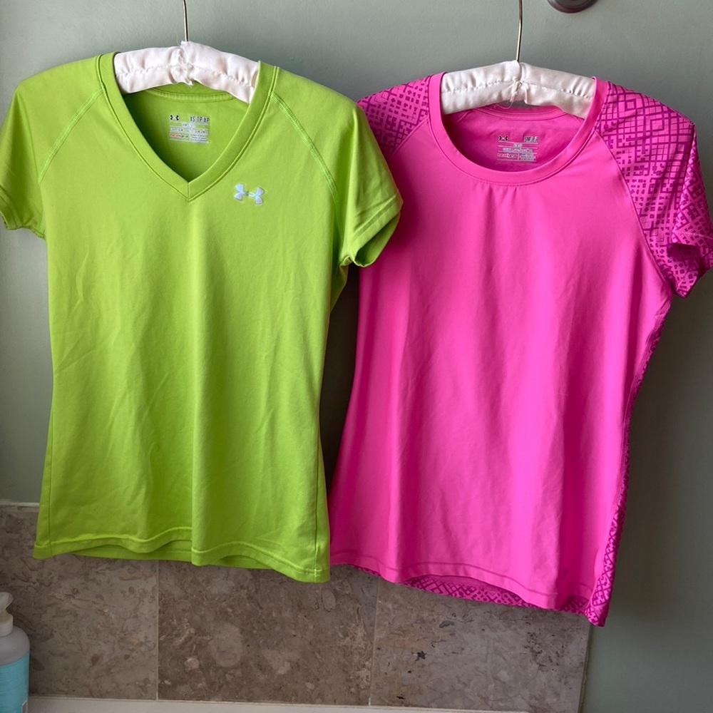 2 UNDER ARMOUR WORKOUT TOPS